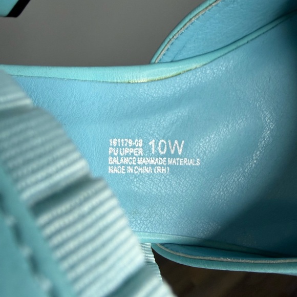 Softwear By Beacon Vintage Kitten Heel Closed Toe Shoes 10W Blue Flirty Elegant - Picture 6 of 9